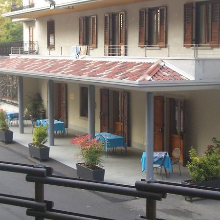 Albergo Il Castellino Darfo Boario Terme Exterior photo