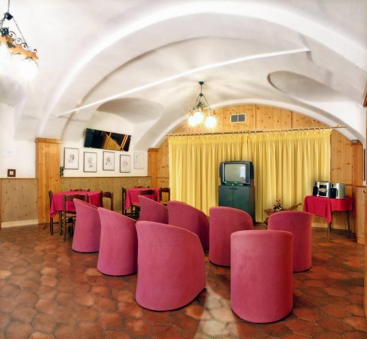 Albergo Il Castellino Darfo Boario Terme Exterior photo