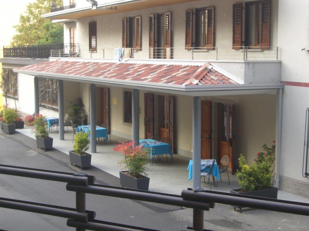Albergo Il Castellino Darfo Boario Terme Exterior photo