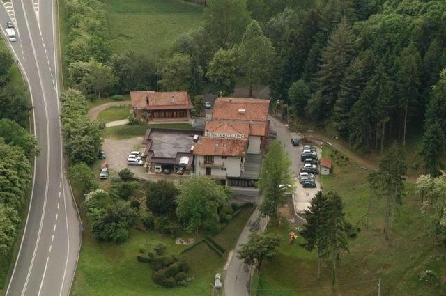 Albergo Il Castellino Darfo Boario Terme Exterior photo