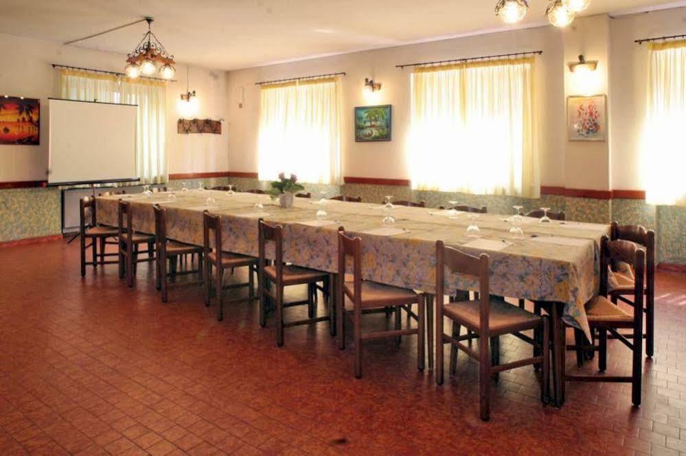 Albergo Il Castellino Darfo Boario Terme Exterior photo